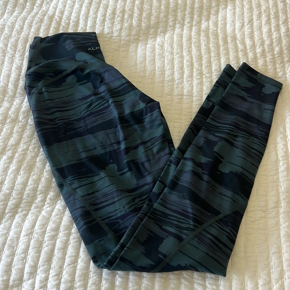 Alphalete leggings